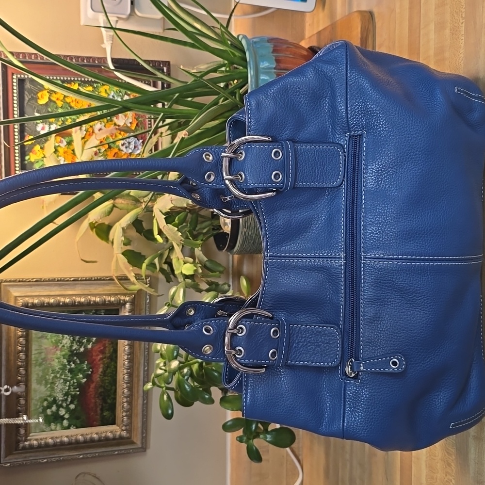 TIGNANELLO Blue Leather Handbag with Charm Soft As Butter!!! - Picture 3 of 6